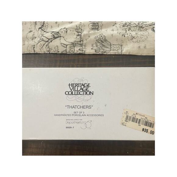 Department 56 Heritage Village Collection Thatchers Christmas Holiday - Picture 2 of 3